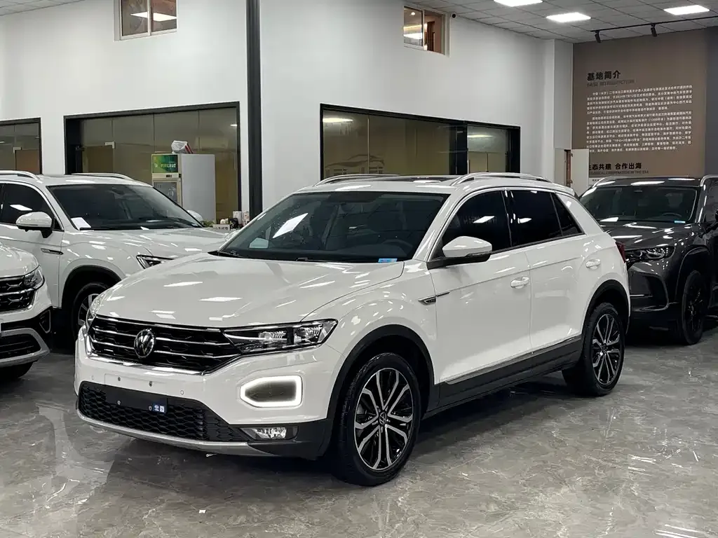 Volkswagen T-Roc — фото 1