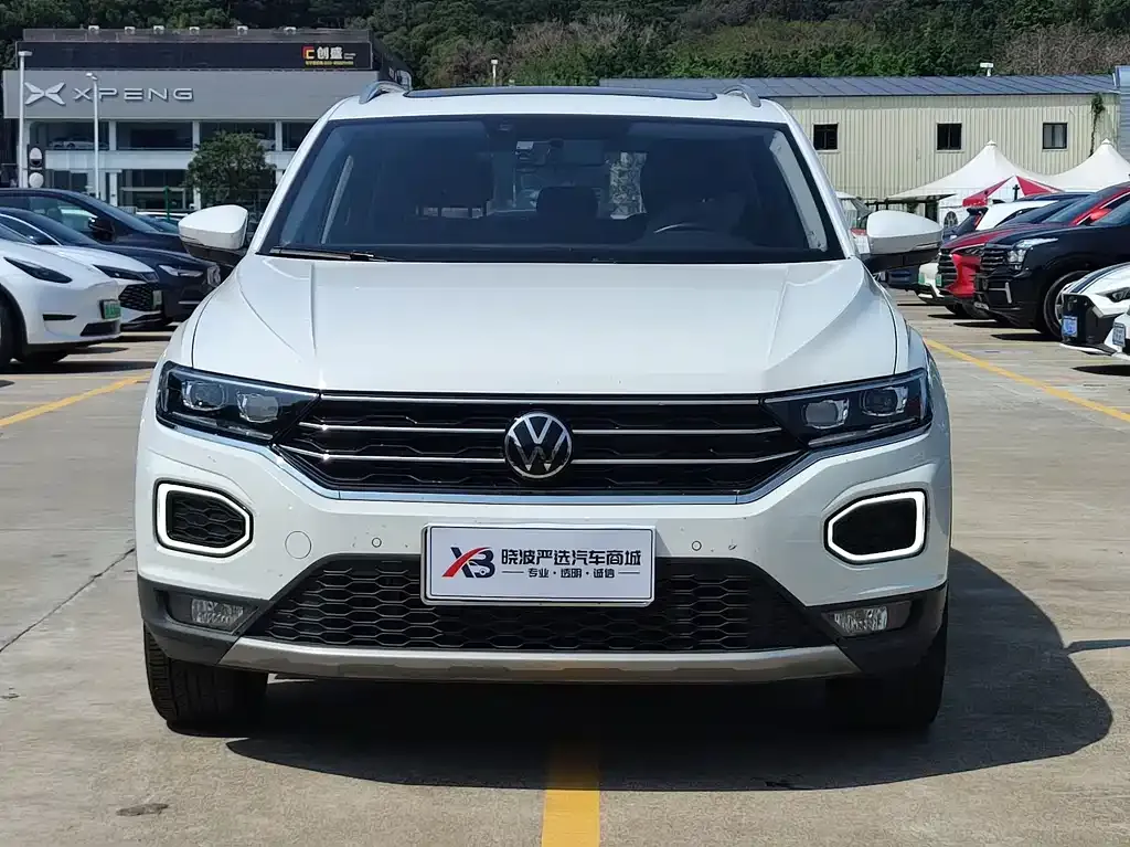Volkswagen T-Roc — фото 6