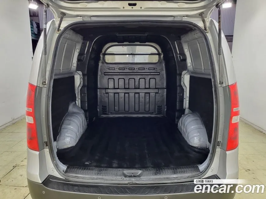 Hyundai Starex — фото 10