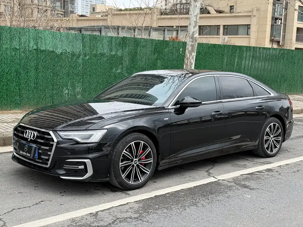 Audi A6L — фото 1