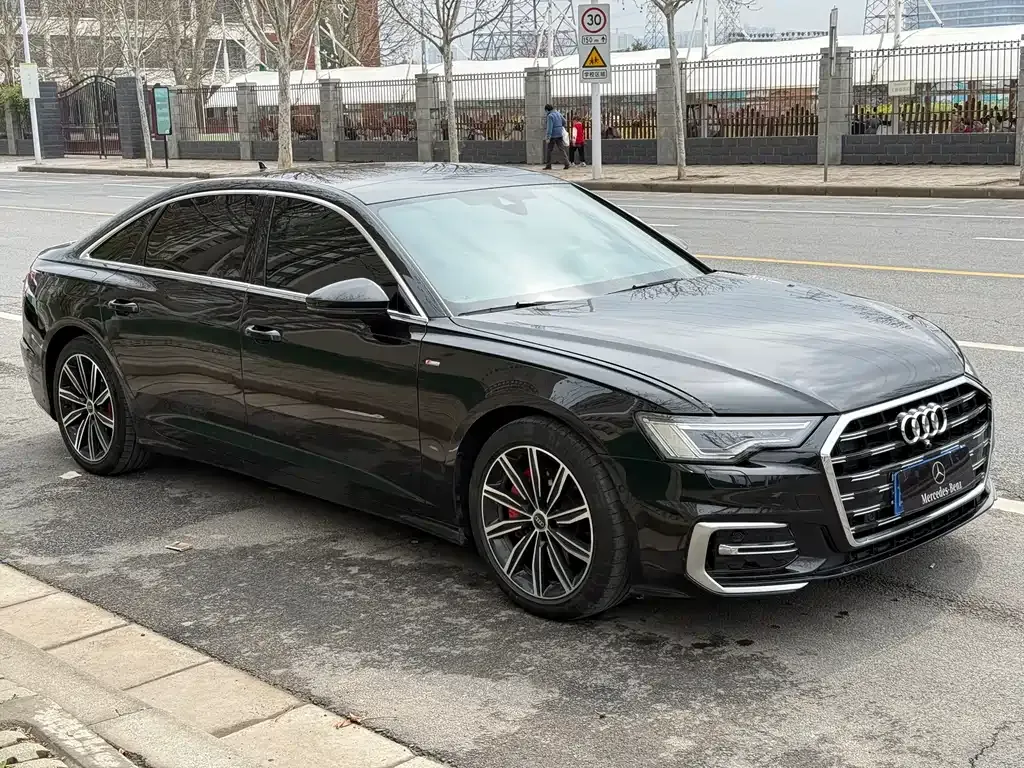 Audi A6L — фото 5