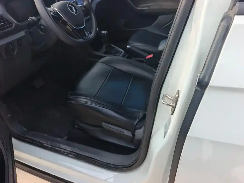 Volkswagen T-Cross — фото 3