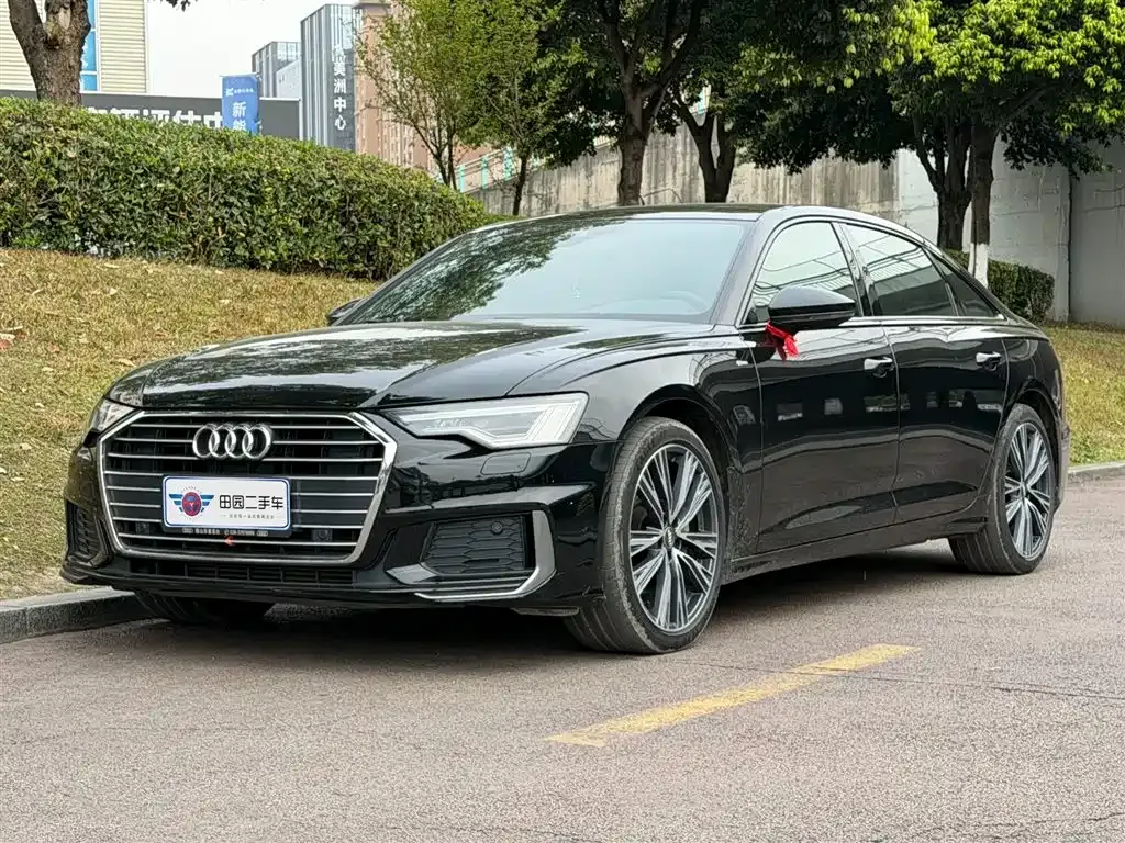Audi A6L — фото 1