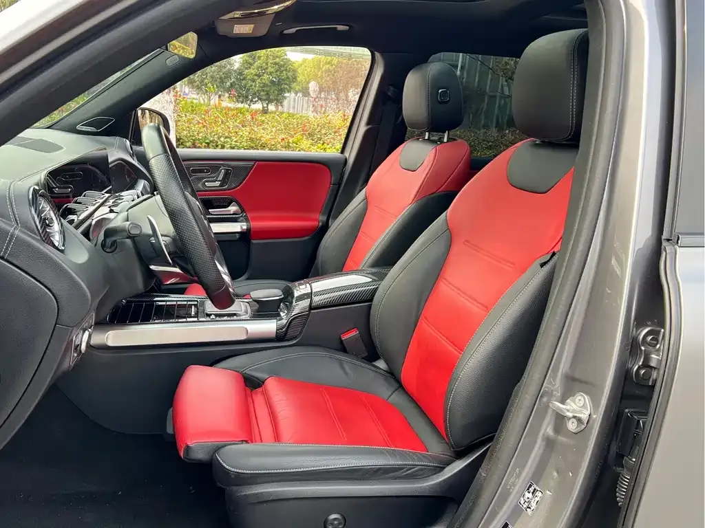 Mercedes-Benz GLB AMG — фото 2