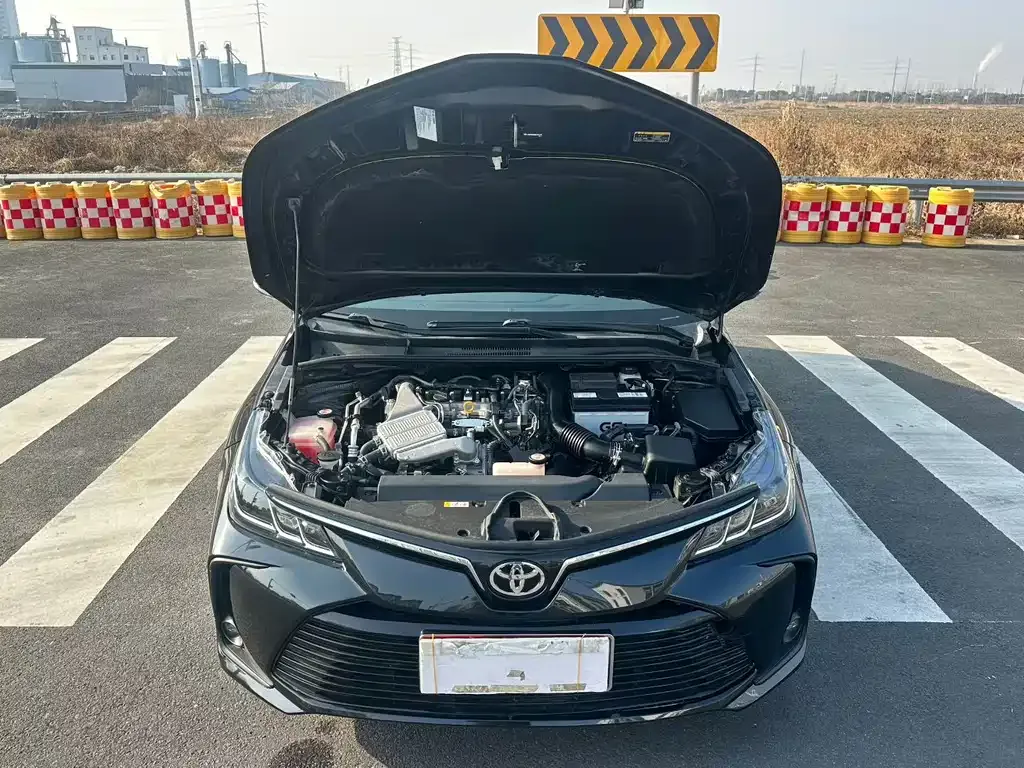 Toyota Corolla — фото 5