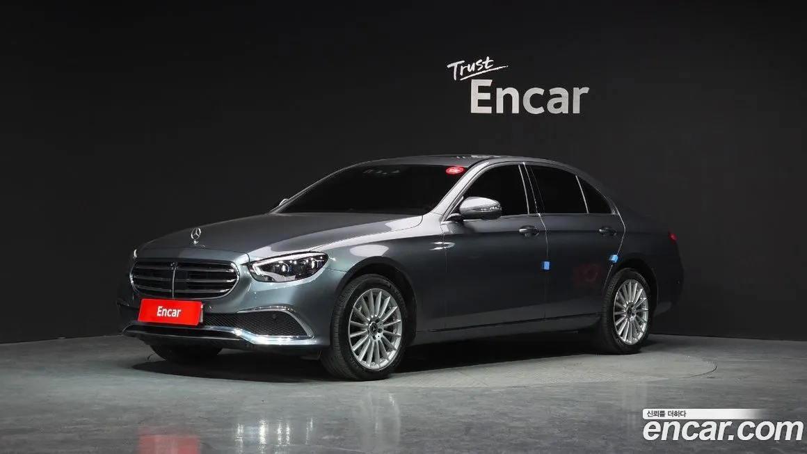Mercedes-Benz E-Class — фото 1