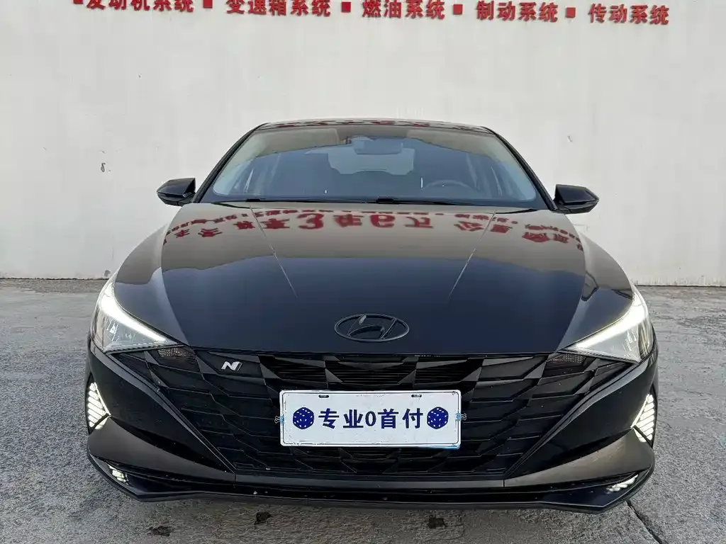 Hyundai Elantra — фото 2
