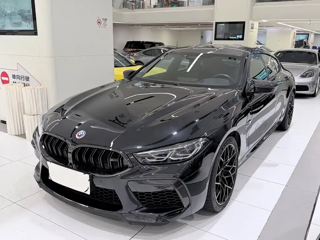BMW M8 — фото 1