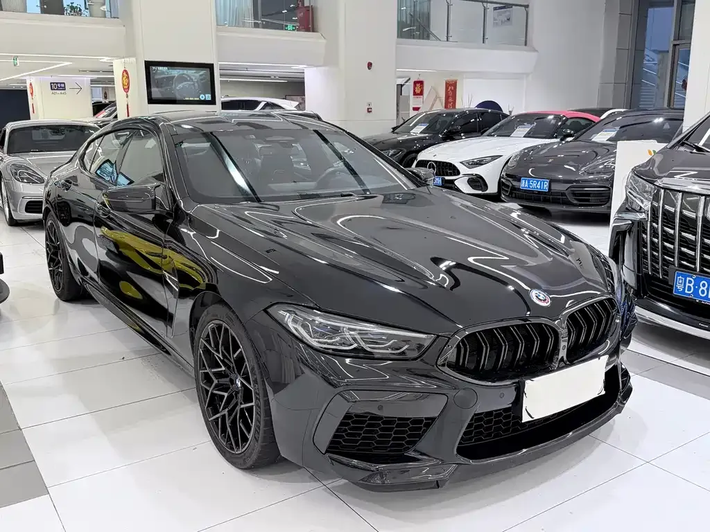 BMW M8 — фото 2