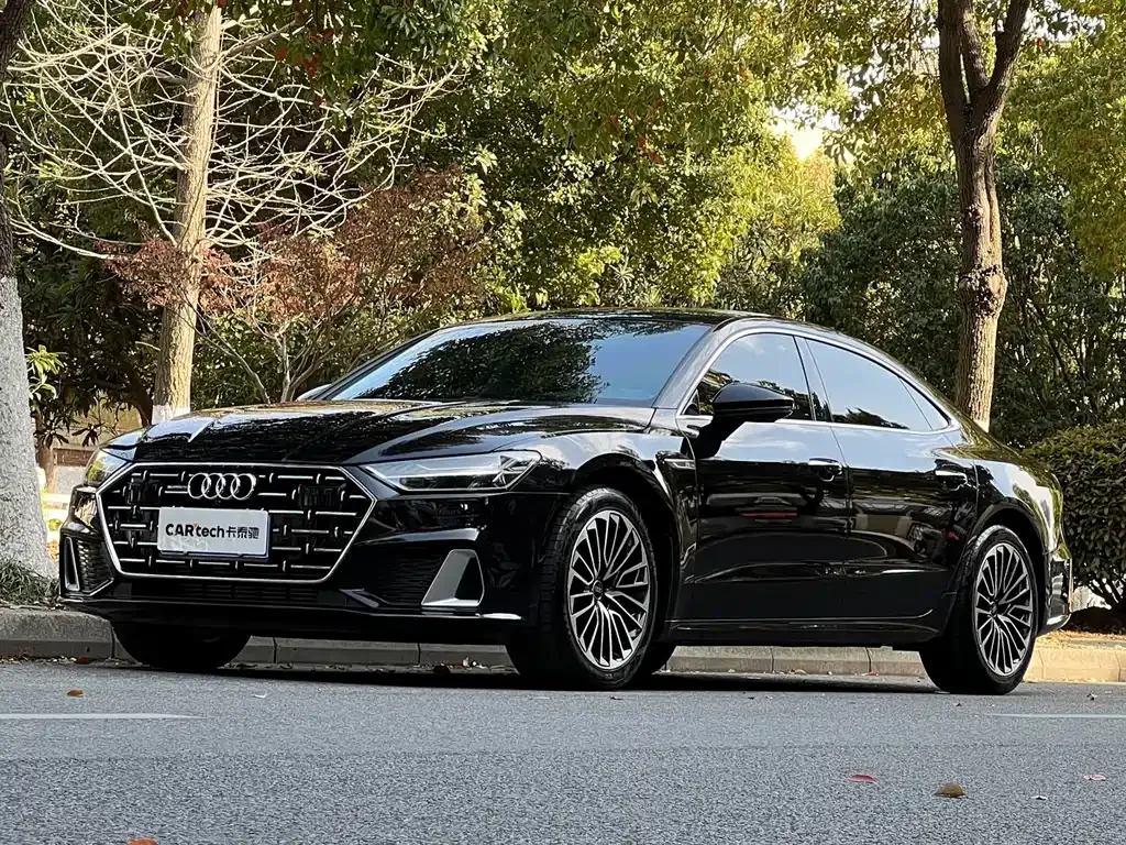Audi A7L — фото 1