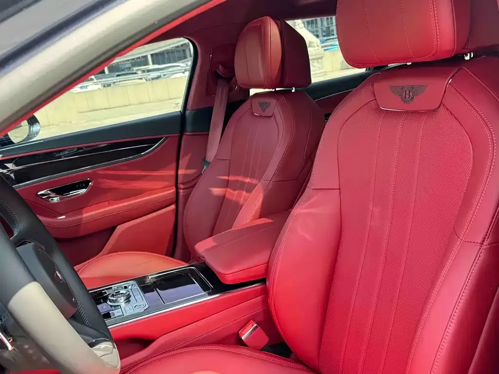 Bentley Flying Spur — фото 2