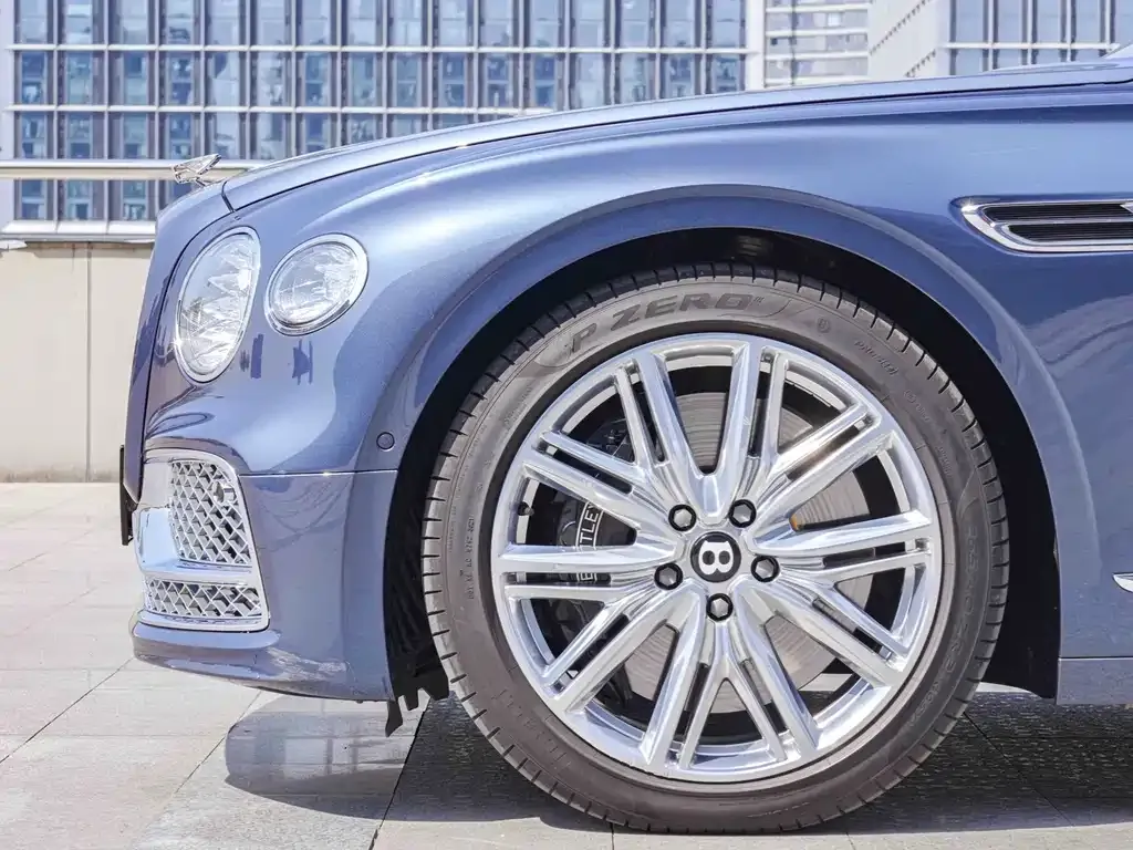 Bentley Flying Spur — фото 7