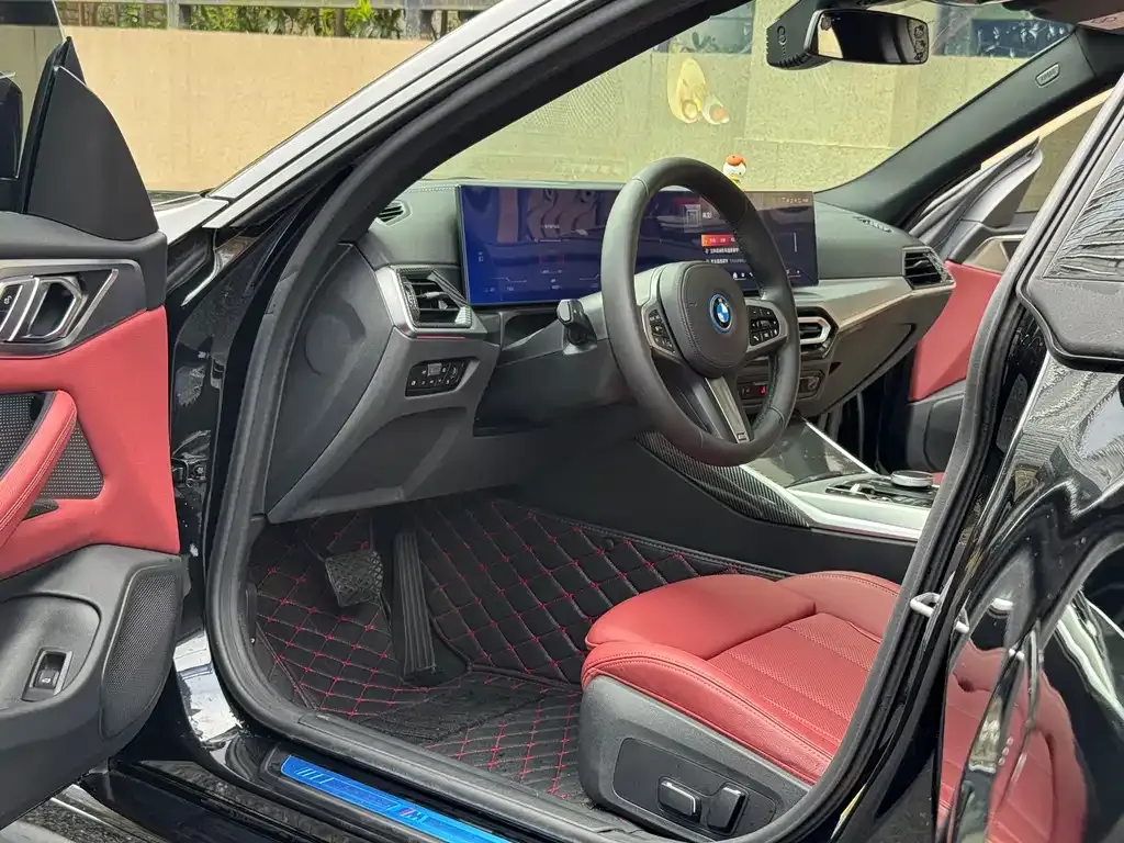 BMW i4 — фото 10
