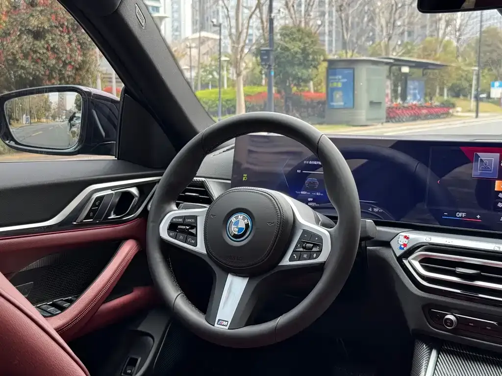 BMW i4 — фото 5