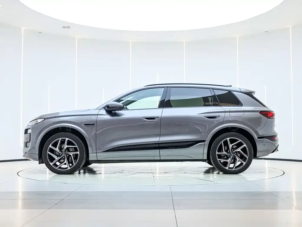 Audi Q6L e-tron — фото 3