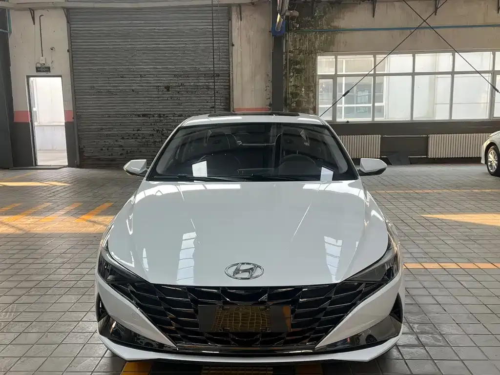Hyundai Elantra — фото 7