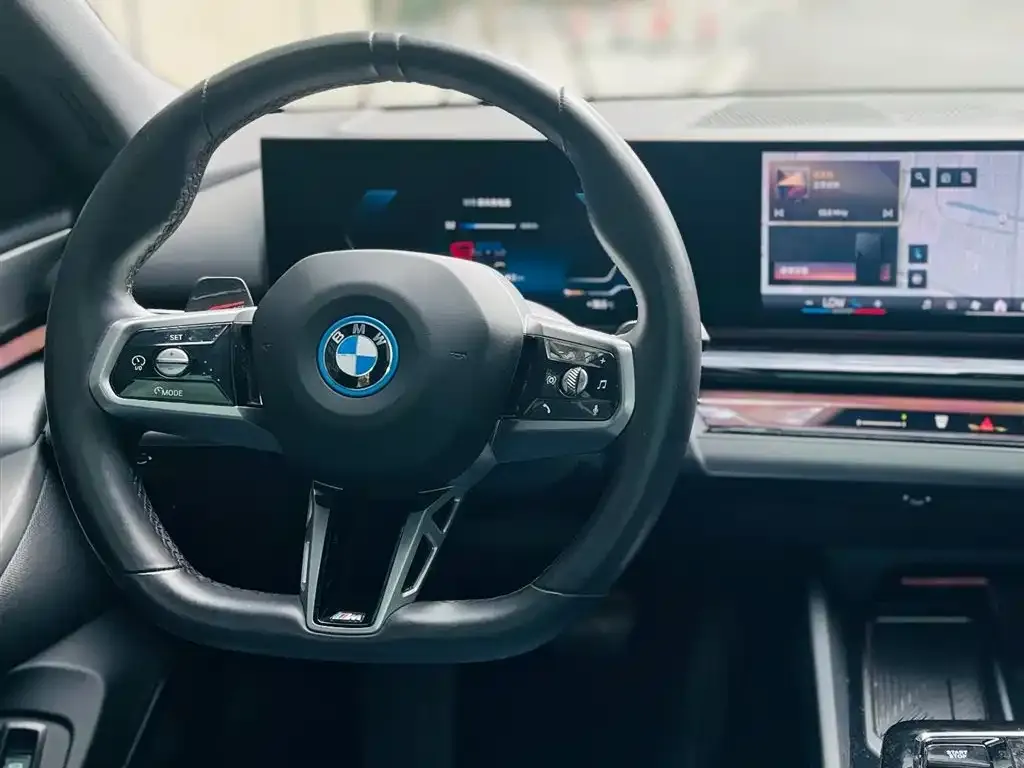 BMW i5 — фото 9