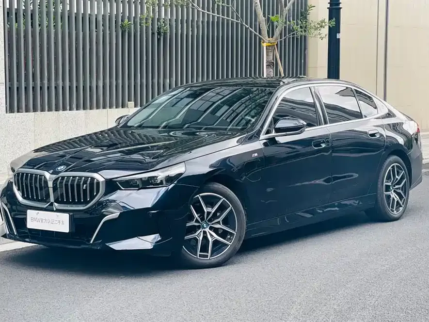 BMW i5 — фото 2