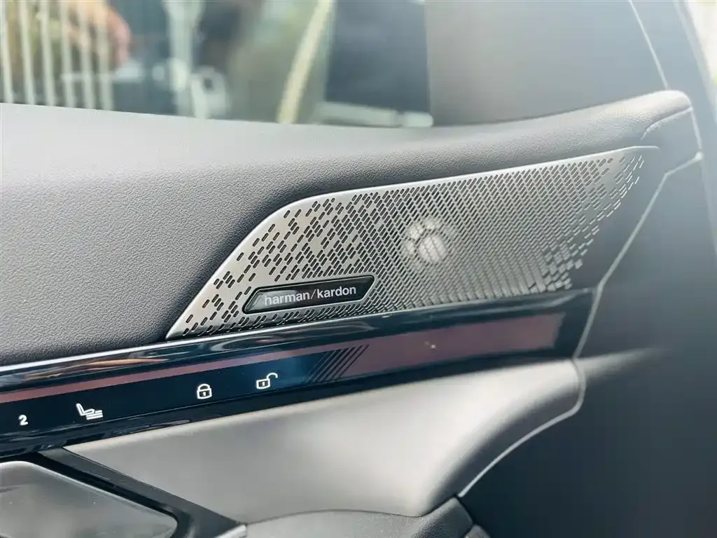 BMW i5 — фото 7