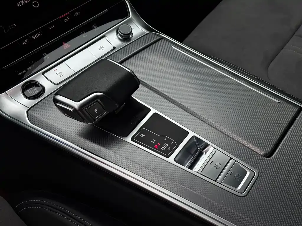 Audi A6L — фото 8