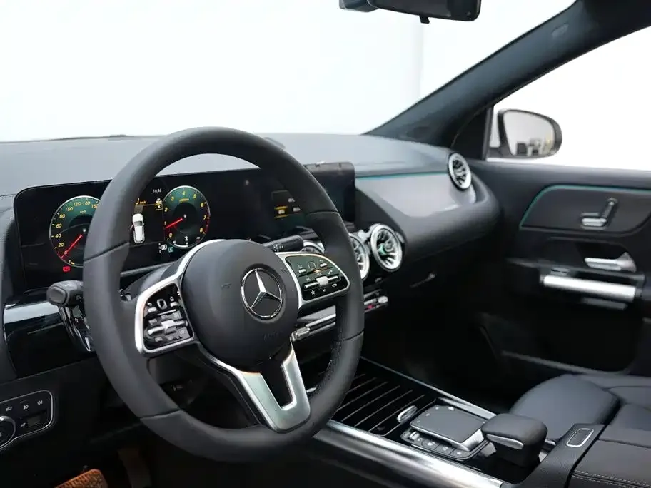 Mercedes-Benz GLA — фото 6