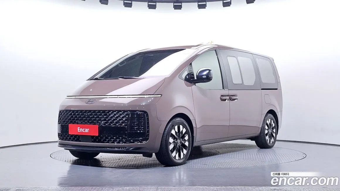 Hyundai Staria — фото 1
