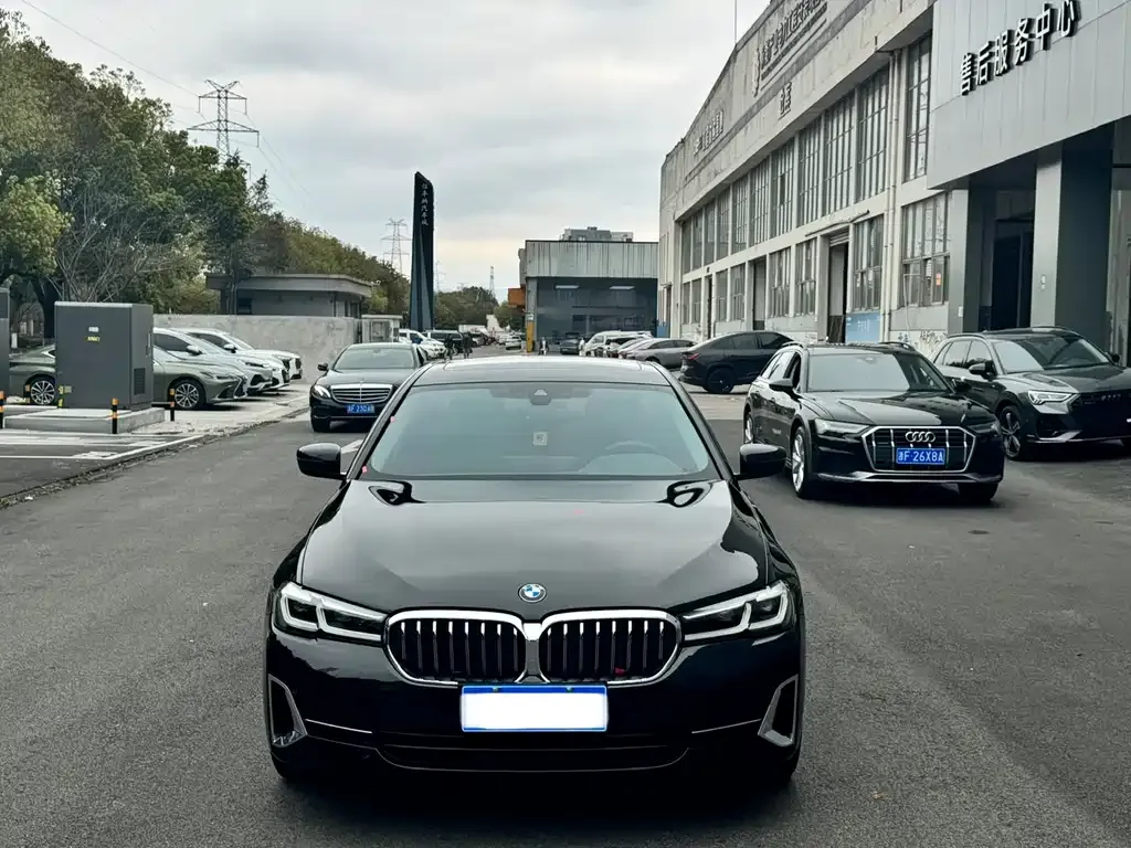 BMW 5 Series — фото 5