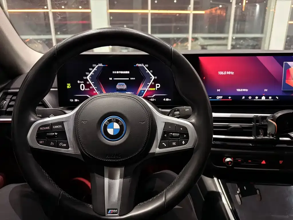 BMW i4 — фото 9