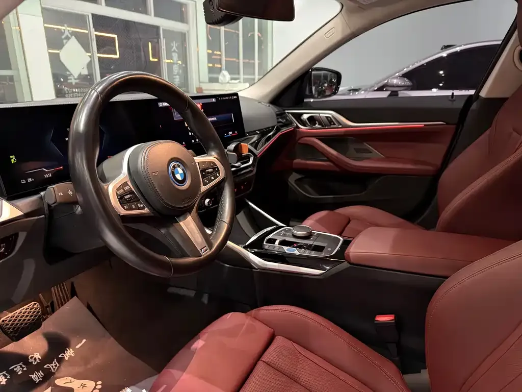 BMW i4 — фото 4