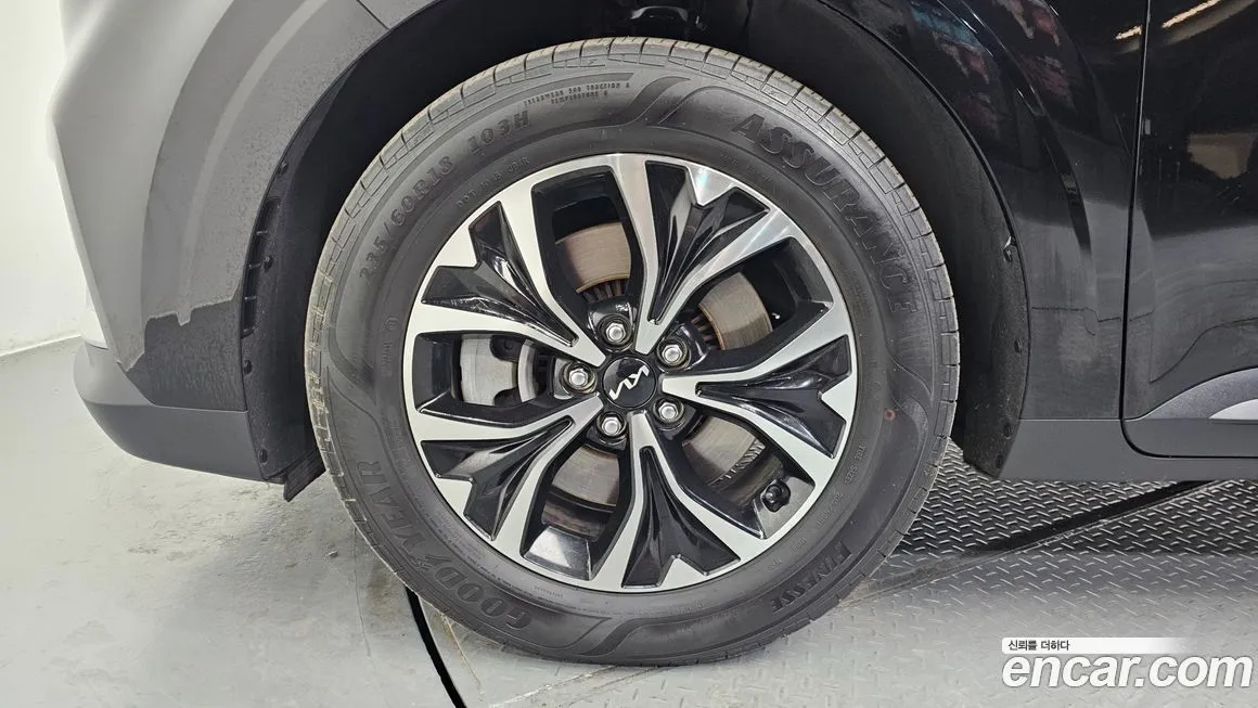 Kia Carnival — фото 10