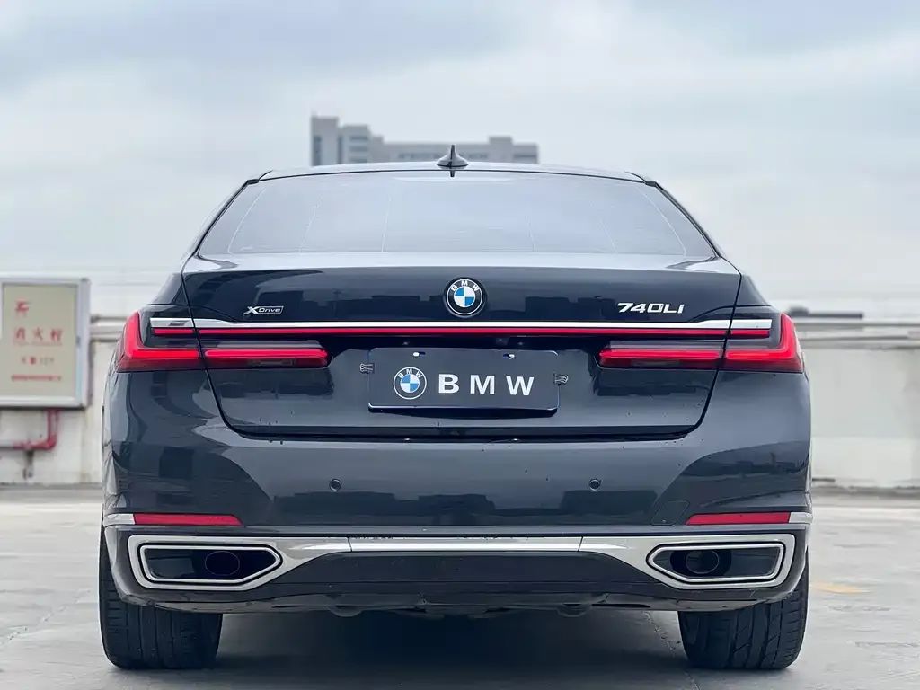 BMW 7 Series — фото 4