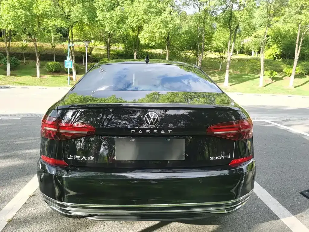 Volkswagen Passat — фото 7