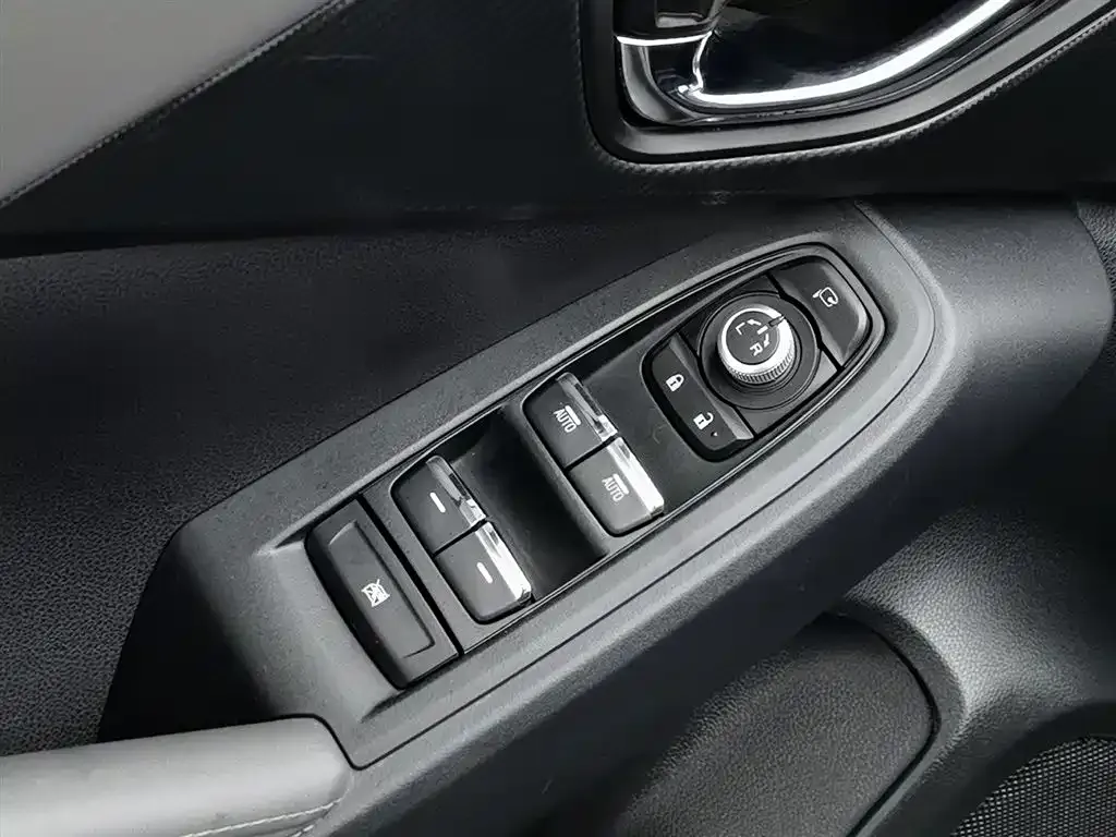 Subaru Crosstrek — фото 9