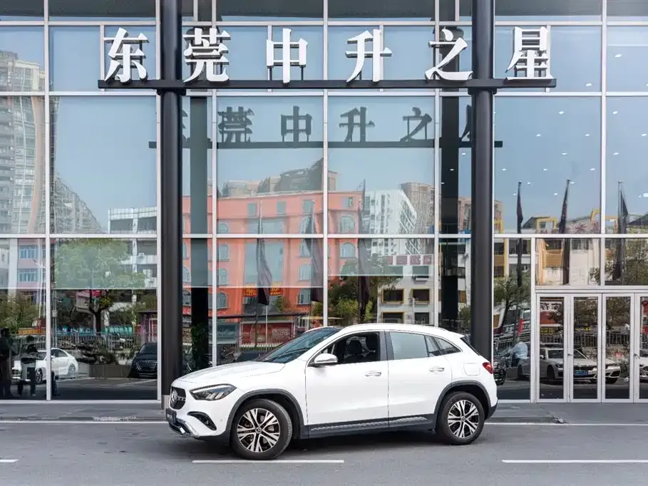Mercedes-Benz GLA — фото 1