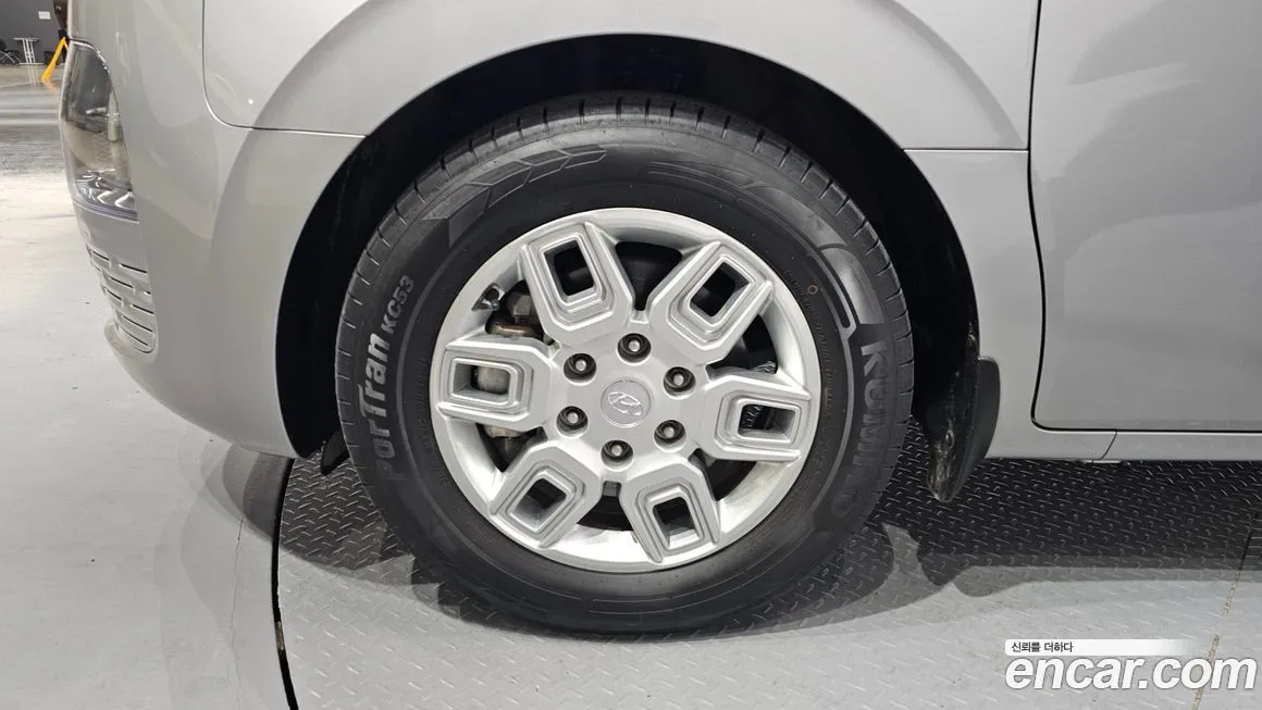 Hyundai Staria — фото 2