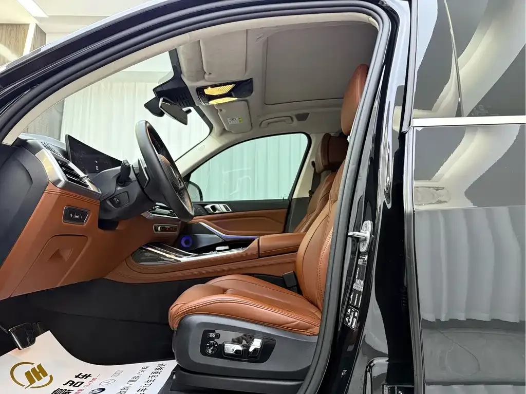 BMW X7 M60i — фото 2