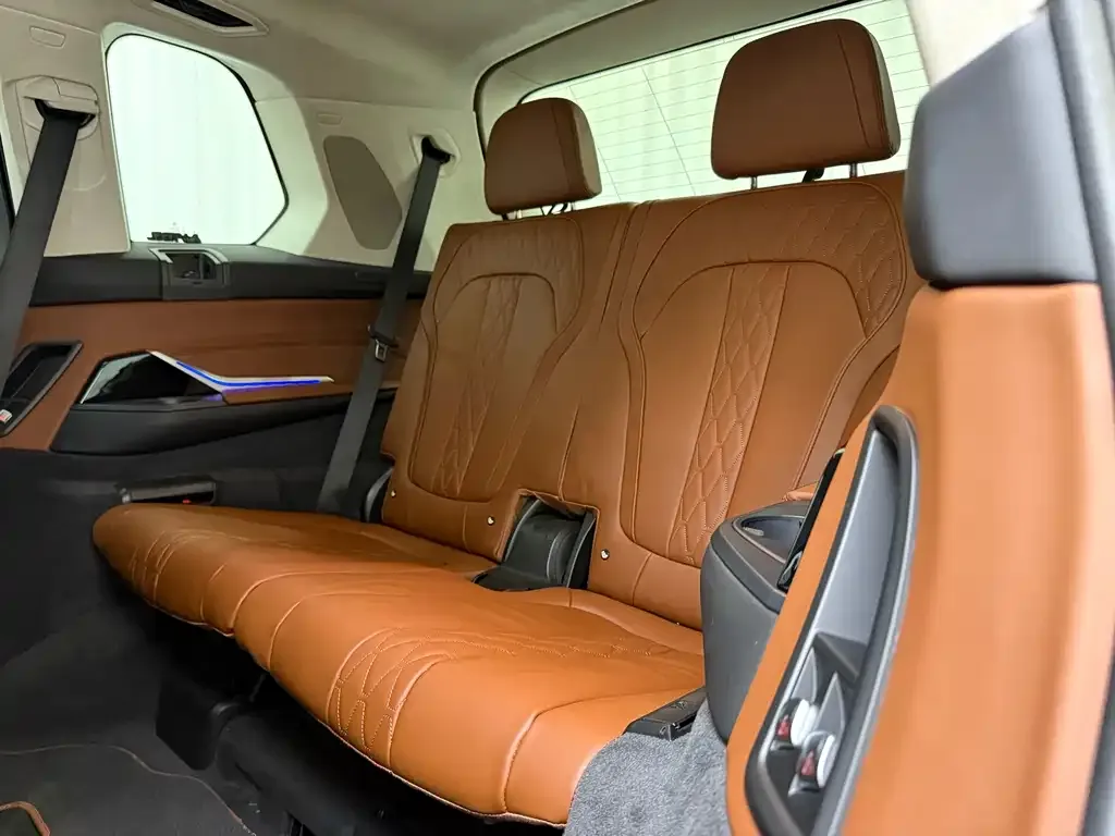 BMW X7 M60i — фото 4