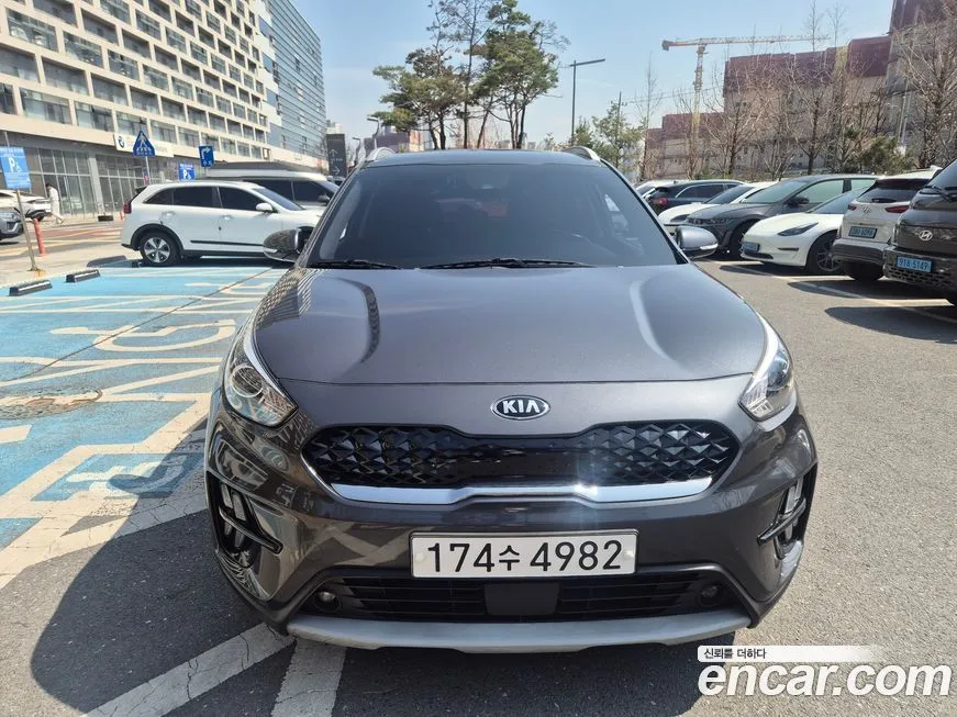 Kia Niro — фото 1