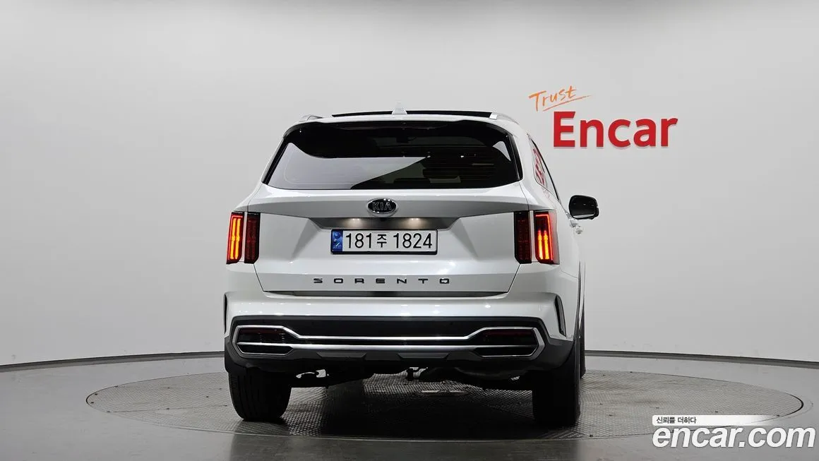 Kia Sorento — фото 8
