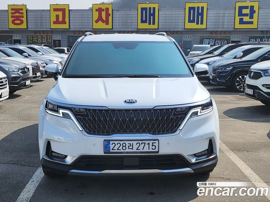 Kia Carnival — фото 1