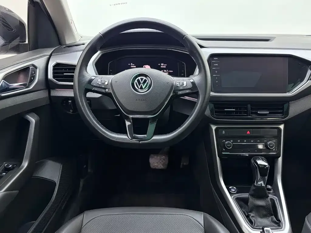 Volkswagen T-Cross — фото 10