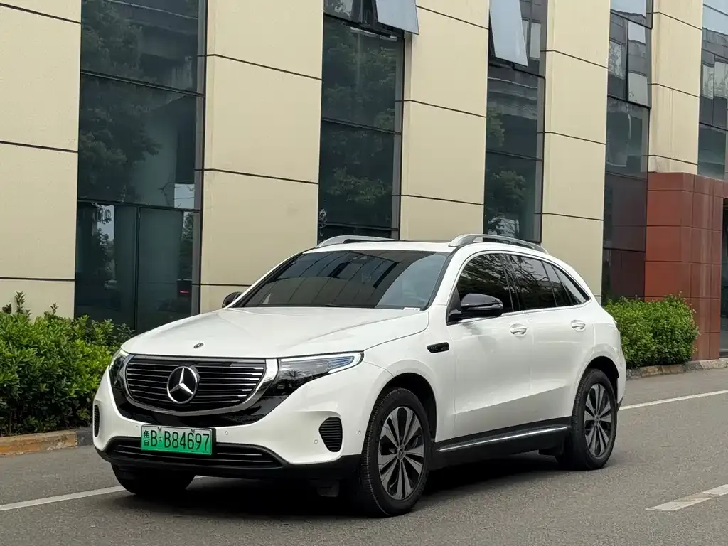 Mercedes-Benz EQC — фото 1