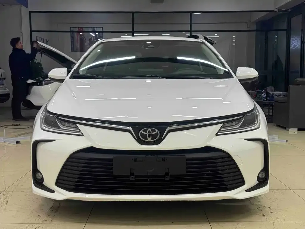 Toyota Corolla — фото 9