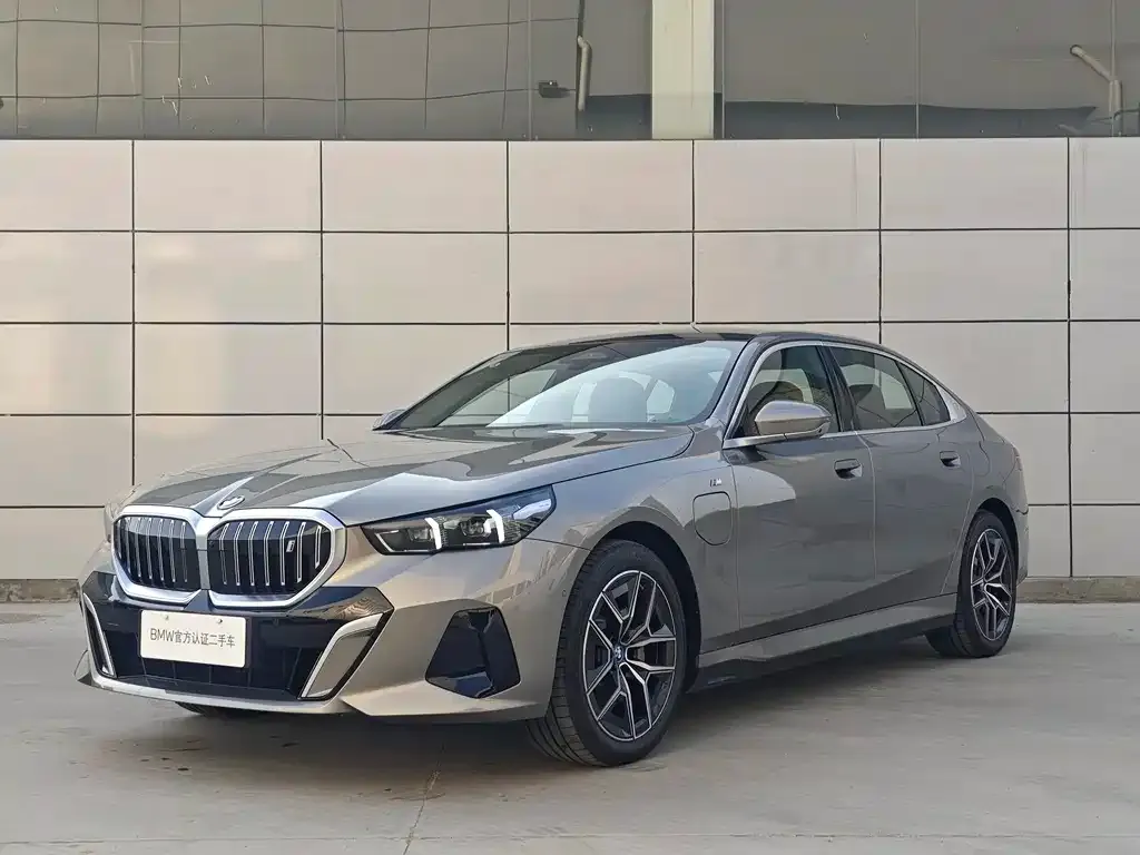 BMW i5 — фото 1