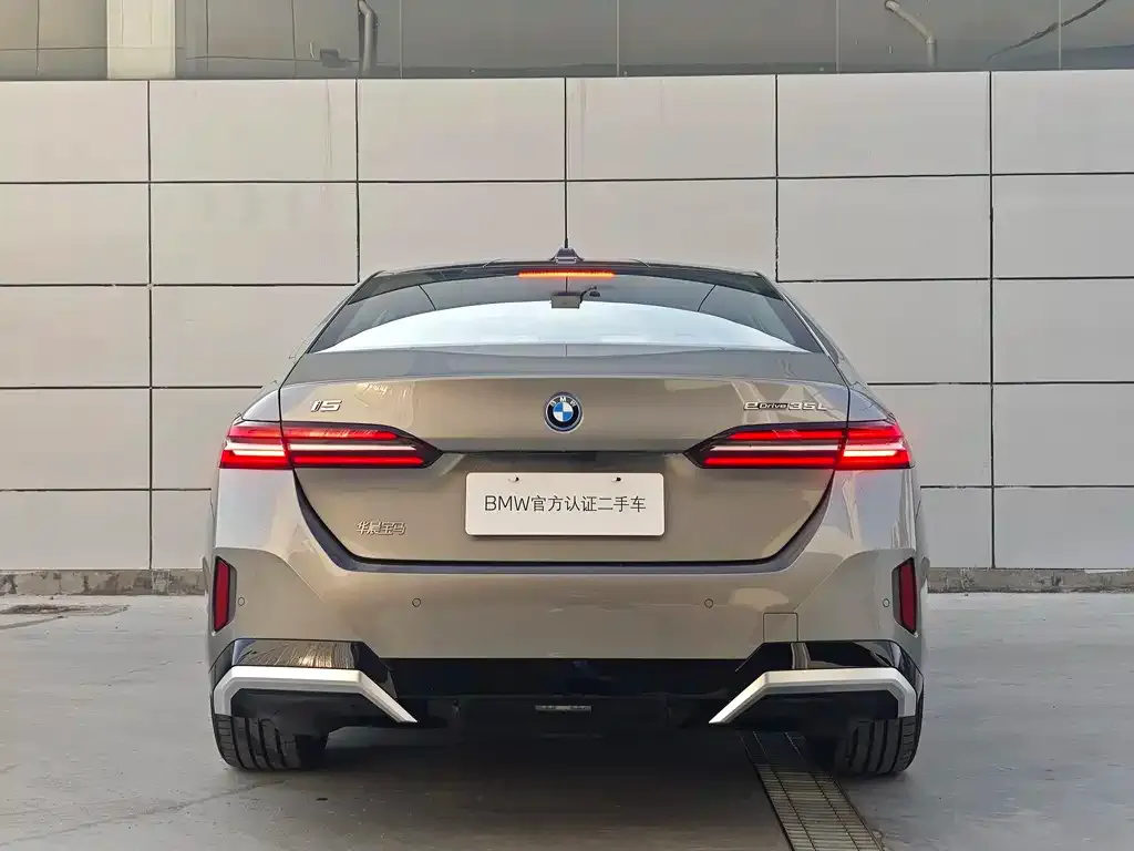 BMW i5 — фото 9