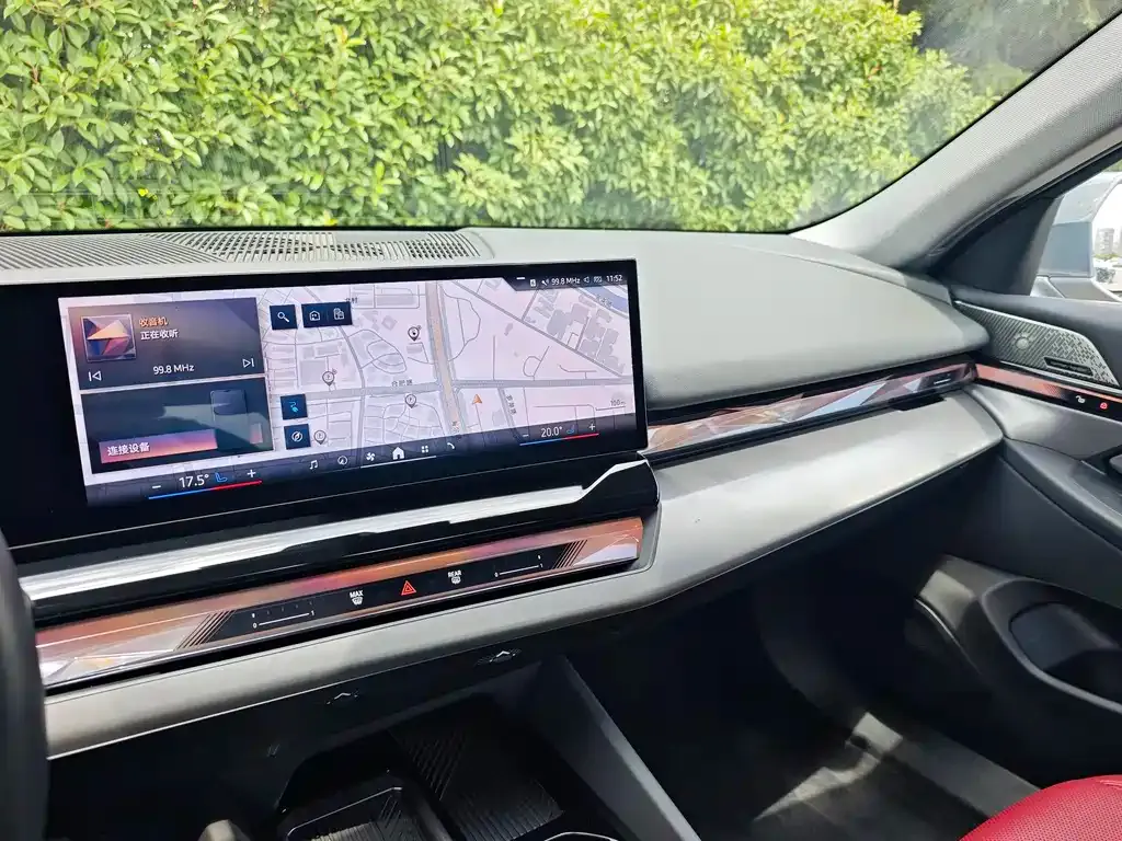BMW i5 — фото 7