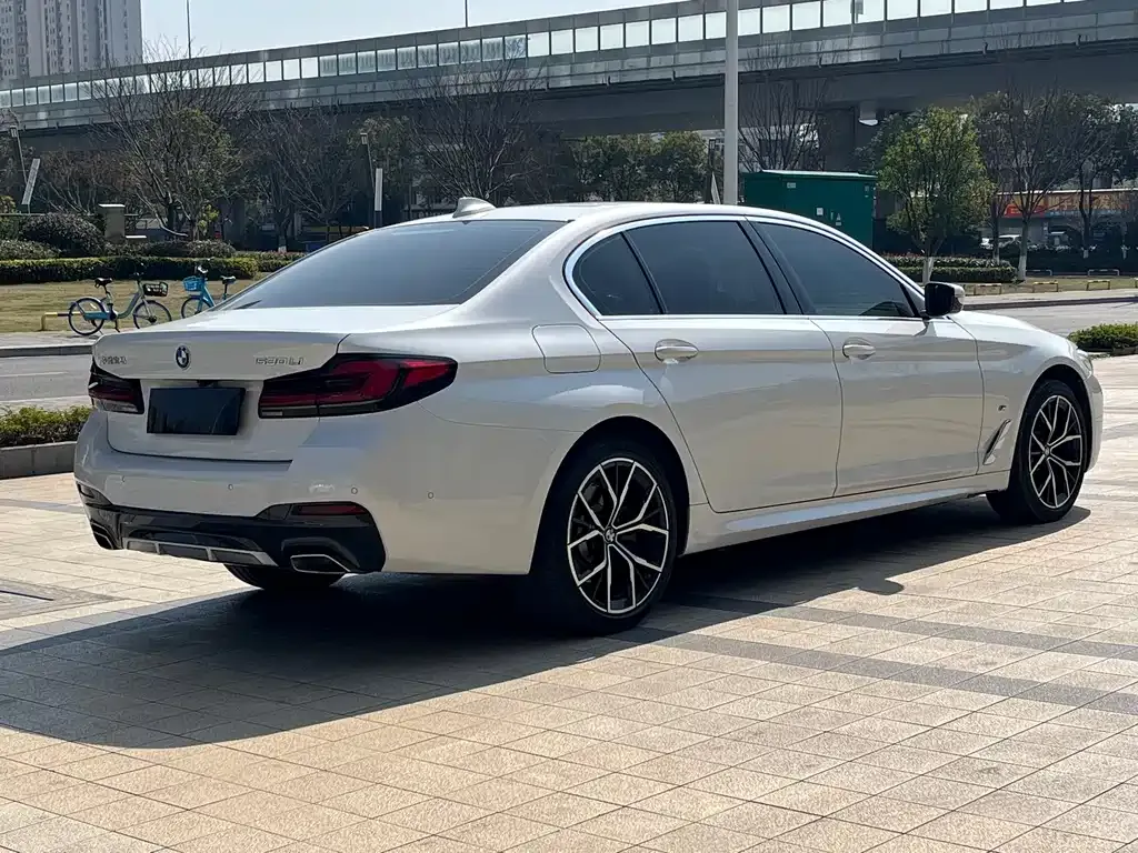 BMW 5 Series — фото 6