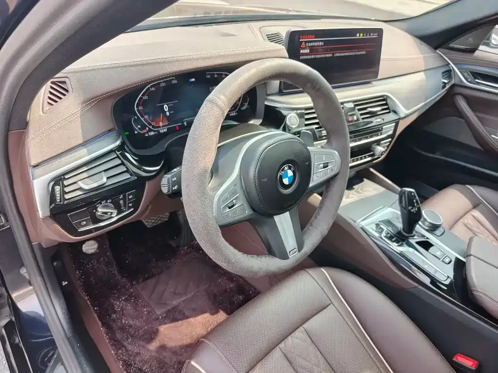 BMW 5 Series — фото 10