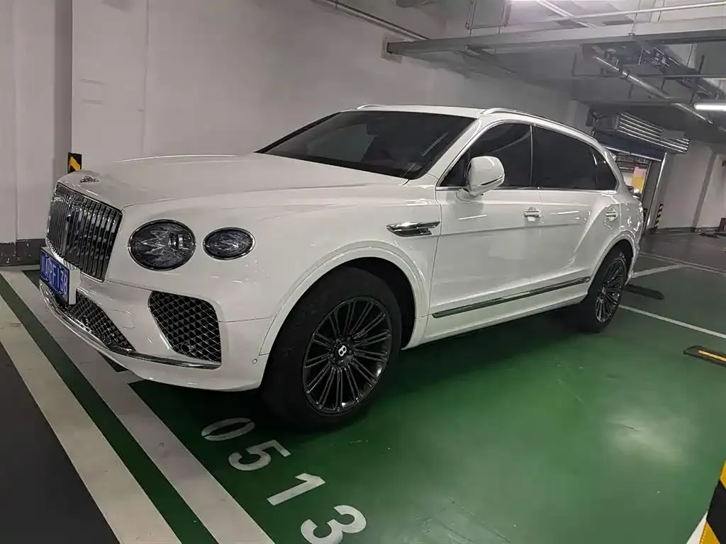 Bentley Bentayga — фото 1