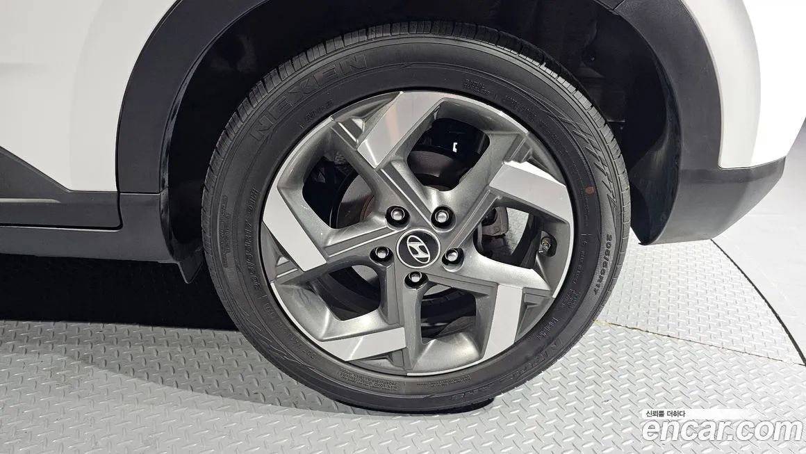 Hyundai Venue — фото 2
